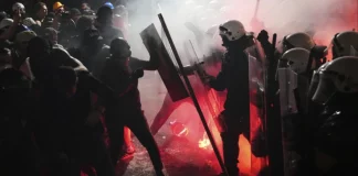 Επεισόδια σε νέες αντικυβερνητικές διαδηλώσεις στη Σερβία