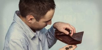 Απασχόληση: Η ανεργία μειώνεται αλλά ο μισθός δεν φτάνει