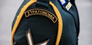 Καταγγελία για ενδοοικογενειακή βία από γιατρό της Πολεμικής Αεροπορίας – «Την είδα με μαυρισμένο μάτι και χτυπημένη»