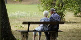 Συντάξεις χηρείας: Η κυβέρνηση αναβάλλει τις αποφάσεις, ανασφάλεια στους δικαιούχους