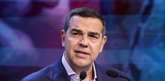 Ο Τσίπρας δίνει το ρυθμό, το Μαξίμου ψάχνει το βήμα του για τη ΔΕΘ