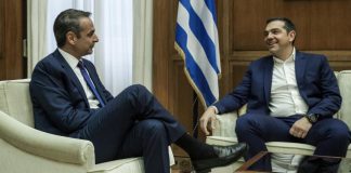 Ο Αλέξης στη Θεσσαλονίκη δαιμονίζει την κυβέρνηση, αλλάζει τώρα το τροπάρι ο Κυριάκος και τον βλέπει σαν παρέκκλιση