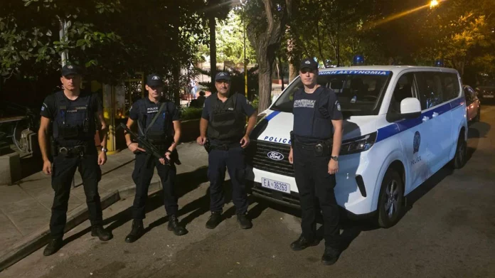 Δύο υπουργεία κατηγορούν τον Δήμο Αθηναίων για εγκατάλειψη των τοξικοεξαρτημένων στο κέντρο – «Σύριγγες και επικίνδυνα υπολείμματα παντού»
