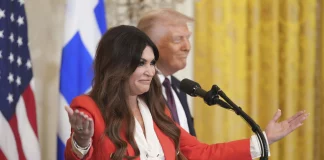 Η Γερουσία των ΗΠΑ επικύρωσε 48 από τους υποψηφίους του Τραμπ – Πέρασε ο διορισμός της Κίμπερλι Γκιλφόιλ