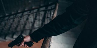 Αγρίνιο: 57χρονος έφυγε από το καφενείο, πήγε σπίτι πήρε όπλο και πυροβόλησε στον αέρα