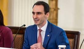 Συνάντηση Μητσοτάκη με το «δεξί χέρι» του Τραμπ