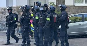 Μαθητής 18 ετών από το Κόσοβο μαχαίρωσε καθγήτρια σε σχολείο στη Γερμανία – Σε σοβαρή κατάσταση το θύμα