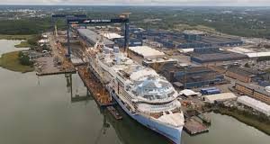 Στο νερό το μεγαλύτερο κρουαζιερόπλοιο στον κόσμο: Έχει 370 μέτρα μήκος, 21 μπαρ, 23 εστιατόρια και θα μεταφέρει 7.600 επιβάτες