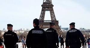 Άντρας με ματσέτα έξω από νηπιαγωγείο στη Γαλλία!