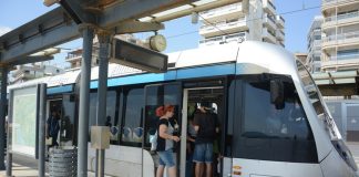 Τραμ: Πλημμύρισαν οι ράγες και έβγαλαν εκτός λειτουργίας τέσσερις στάσεις