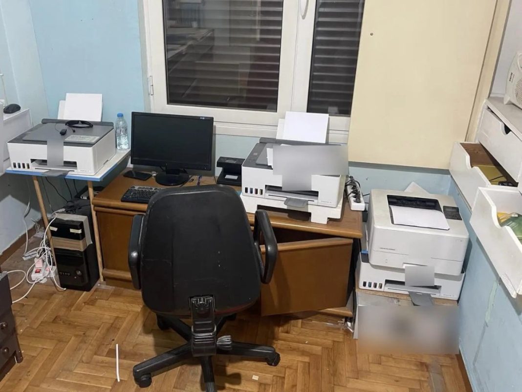 16102025aea22-1200x901