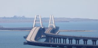 Oι Ρώσοι απέτρεψαν σαμποτάζ στην γέφυρα της Κριμαίας: Πιάστηκαν οχήματα με εκρηκτικά στις μπαταρίες τους