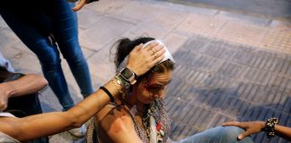 Άγριο ξύλο από την ισπανική αστυνομία στη Βαλένθια σε αγώνα… κεκλεισμένων των θυρών!