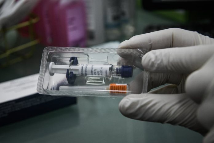 Εμβολιασμός κατά της γρίπης: Από σήμερα στα φαρμακεία – Για πρώτη φορά ρινικά εμβόλια για παιδιά