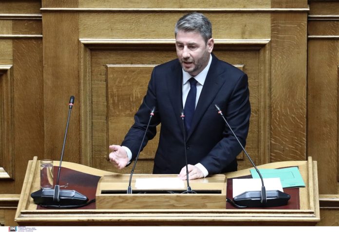 Ανδρουλάκης: Κυβέρνηση βουτηγμένη στα σκάνδαλα και τη διαφθορά – Να φύγετε το γρηγορότερο