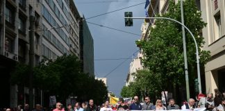 Εργασιακή «απορρύθμιση»: Ψηφίζεται το νομοσχέδιο – Τι φέρνει το 13ωρο, αλλαγές σε υπερωρίες και προσλήψεις