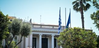 «Πόντιος Πιλάτος» το Μαξίμου στις κατηγορίες Βάρρα