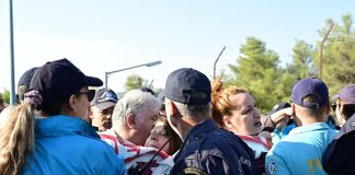 Νοσοκομείο Αττικόν: Ξύλο και χημικά στους υγειονομικούς που διαμαρτύρονταν κατά την επίσκεψη Μητσοτάκη