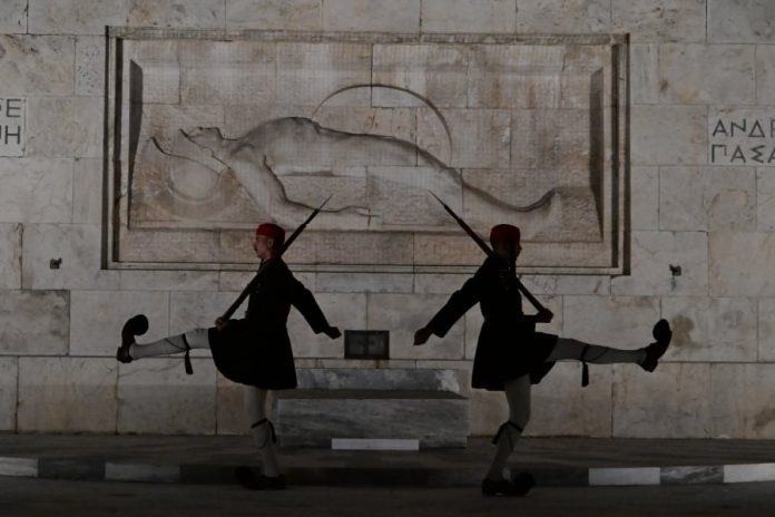 Καρυστιανού για Άγνωστο Στρατιώτη: Θα κάνουμε καθιστικές διαμαρτυρίες, ας έρθουν τα ΜΑΤ να μας συλλάβουν