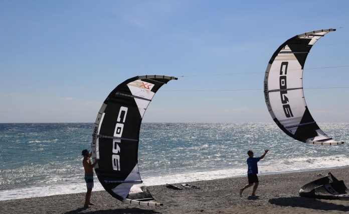 Θεσσαλονίκη: Χειριστής Kite Surf παρασύρθηκε από τον αέρα και τραυματίστηκε
