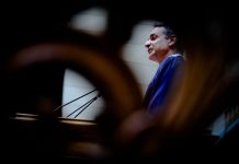 Το «Καραμανλής ή τανκς» έπιασε. Το «Μητσοτάκης ή χάος» δεν πρόκειται να πετύχει