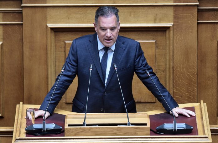 Πρόβλημα για το Μαξίμου οι δηλώσεις του Άδωνι για την οπλοκατοχή