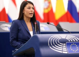 Δικογραφία προσεχώς στο Ευρωκοινοβούλιο κατά της Λατινοπούλου – Για πλαστογραφίες στην ίδρυση του κόμματός της