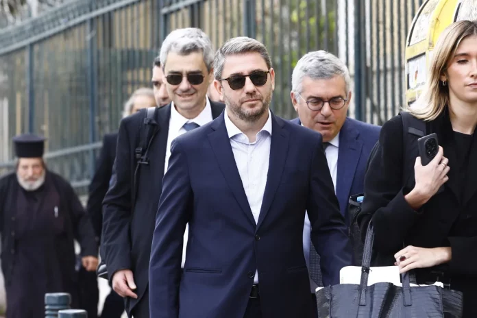 Δίκη για υποκλοπές: “Το ότι υπάρχει πολιτικός δάκτυλος φαίνεται από την παραίτηση συγκεκριμένων προσώπων στο περιβάλλον του πρωθυπουργού”, κατέθεσε ο Ανδρουλάκης