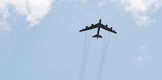 Επίδειξη δύναμης από τις ΗΠΑ – Βομβαρδιστικά B52 πέταξαν ανοιχτά της Βενεζουέλας