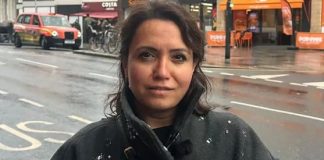 Λονδίνο: Πρόστιμο 150 λιρών σε γυναίκα επειδή έριξε τον καφέ της σε φρεάτιο