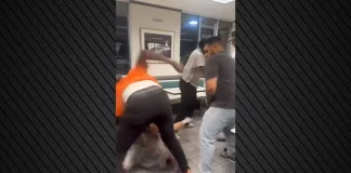 Άγριο ξύλο μεταξύ πελατών σε μπεργκεράδικο στο Τέξας λόγω λάθους στην παραγγελία – Δείτε βίντεο