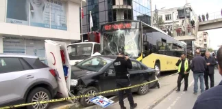 Κωνσταντινούπολη: Οδηγός λεωφορείου μάλωνε με δικυκλιστή κι έπεσε σε στάση λεωφορείου – Μια νεκρή και 4 τραυματίες