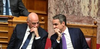 Ένας πρωθυπουργός απομονωμένος ακόμη και μέσα στο ίδιο του το κόμμα προσπαθεί να βάλει φραγμό στη διαμαρτυρία – και θα αποτύχει