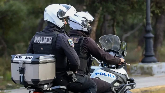 Γλυφάδα: Συνελήφθη ο διαβόητος «Φλιτ» για όπλο και ναρκωτικά – Η «αμαρτωλή» δράση του στον κόσμο της νύχτας
