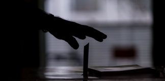 MRB: Στα τάρταρα η εμπιστοσύνη στη Δικαιοσύνη – Η ΝΔ συγκεντρώνει το 21,5% – Τρίτο κόμμα σταθερά η ΕΛΛΗΝΙΚΗ ΛΥΣΗ