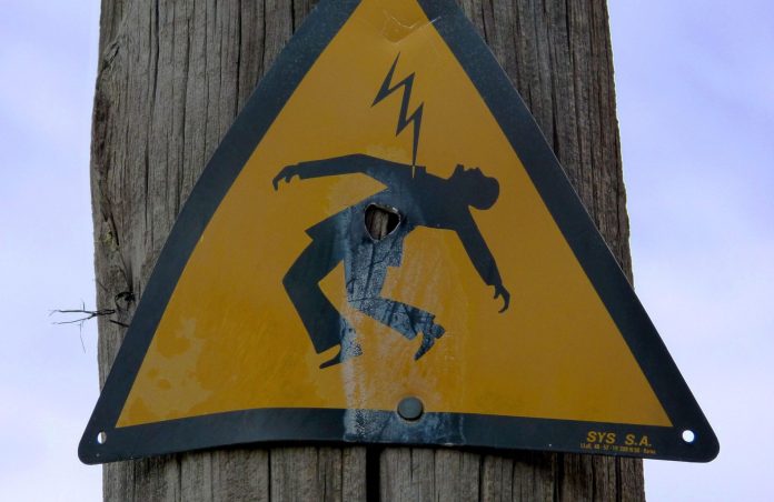 Nέο ηλεκτροσόκ στα νοικοκυριά από τις αυξήσεις στο ρεύμα