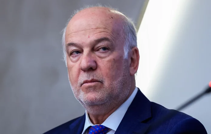 O Κανάκης διασύρει τον Φλωρίδη: «Αντί να βγει να ζητήσει συγγνώμη, Θέλει να μας στείλει στο ψυχιατρείο» – (VIDEO)