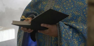 Ιερέας εξαπάτησε ηλικιωμένο στην Καβάλα – Του πήρε 259.000 ευρώ και έκανε ανακαίνιση στο σπίτι του