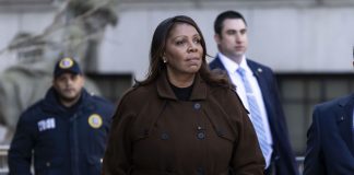 Η Γενική Εισαγγελέας της Νέας Υόρκης Λετίσια Τζέιμς κατηγορείται για τραπεζική απάτη
