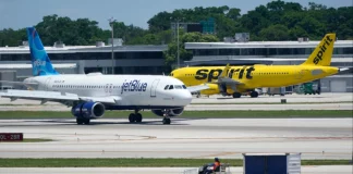 Τραυματισμοί επιβατών σε πτήση της JetBlue Airways που έκανε αναγκαστική προσγείωση στη Φλόριντα