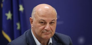 Αγανακτισμένοι αγρότες και κτηνοτρόφοι – Το «ντου» στον Τσιάρα – (VIDEO)