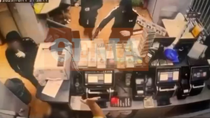 Ληστές απείλησαν με όπλο ιδιοκτήτη πρακτορείου στην Καισαριανή και άρπαξαν τις εισπράξεις