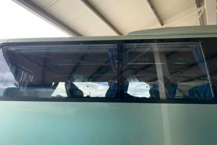 Μεσσηνία: Άγνωστοι επιτίθενται με πέτρες σε λεωφορεία του ΚΤΕΛ – Διεκόπησαν συγκεκριμένα βραδινά δρομολόγια (ΦΩΤΟ)