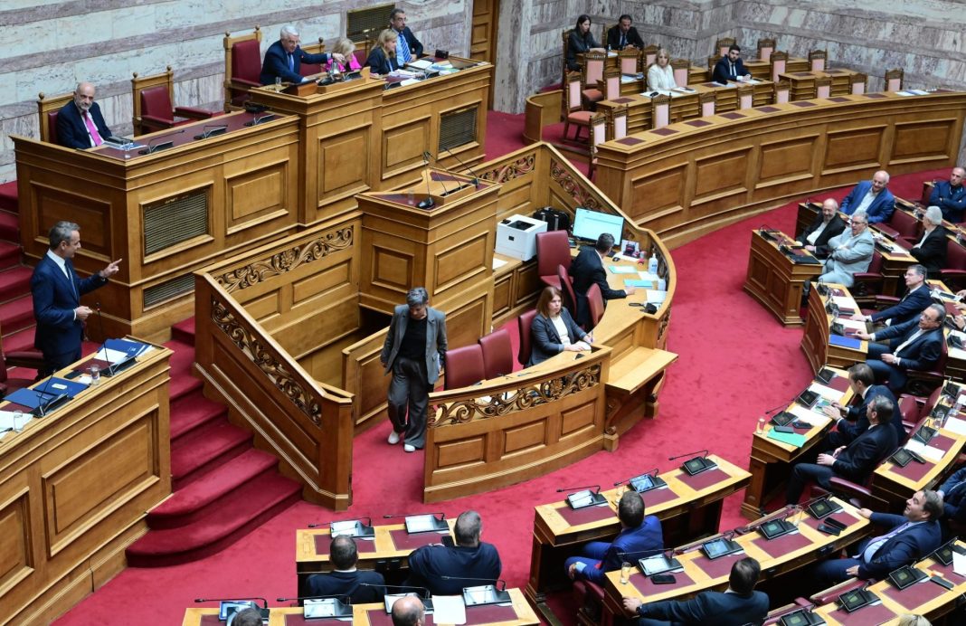 mitsotakis-vouli-olomeleia