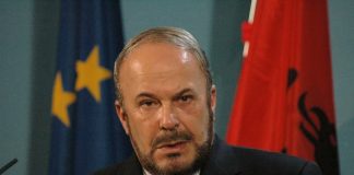Πέθανε ο πρώην πρωθυπουργός της Αλβανίας Φάτος Νάνο