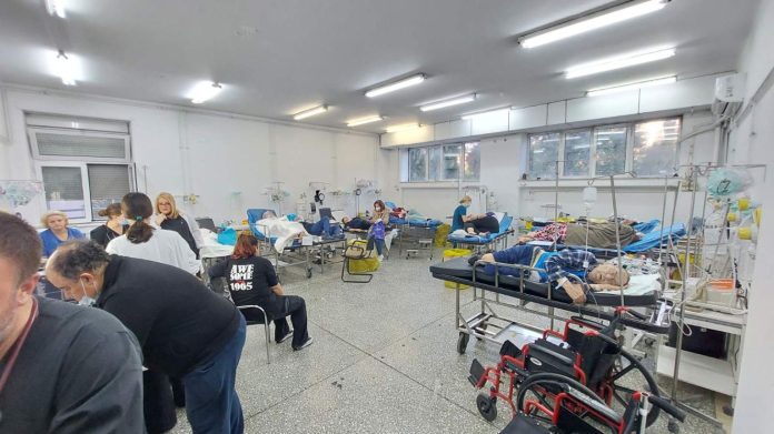 Πλημμύρισε με ράντζα το νοσοκομείο της Νίκαιας – Σωματείο Εργαζομένων: « Δεν θα ανεχθούμε να κινδυνέψει κανένας ασθενής μας»