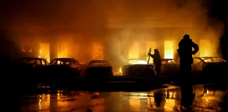 Η Ρωσία επιτέθηκε με πυραύλους στο Κίεβο: Oχτώ τραυματίες από την βαλιστική επίθεση