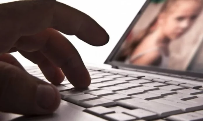 Σοκ στην Αυστραλία: Εξάρθρωση δικτύου δημιουργίας σατανιστικού παιδοπορνογραφικού περιεχομένου με κτηνοβασίες!