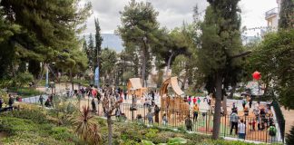 62χρονος επιδειξίας σε παιδική χαρά έδειχνε τα… γεννητικά του όργανα !