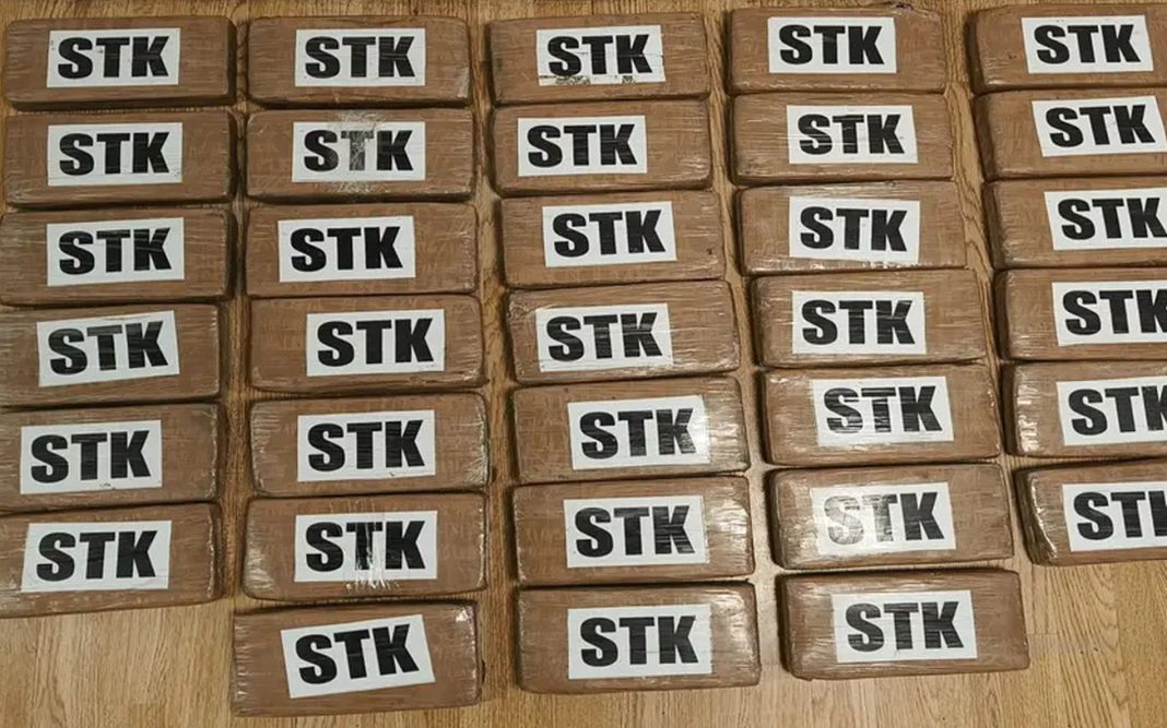 peiraias_kokaini_katashesi_17oktober